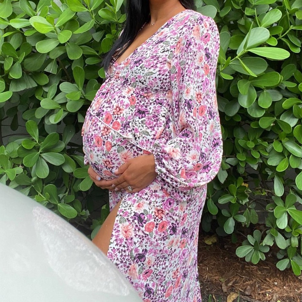 Maternity flower dress - Picture 1 of 2
